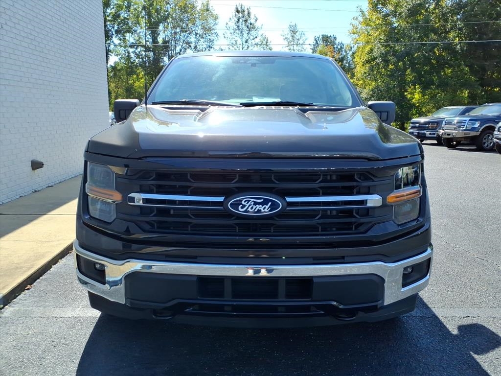 2024 Ford F-150 XLT photo 2
