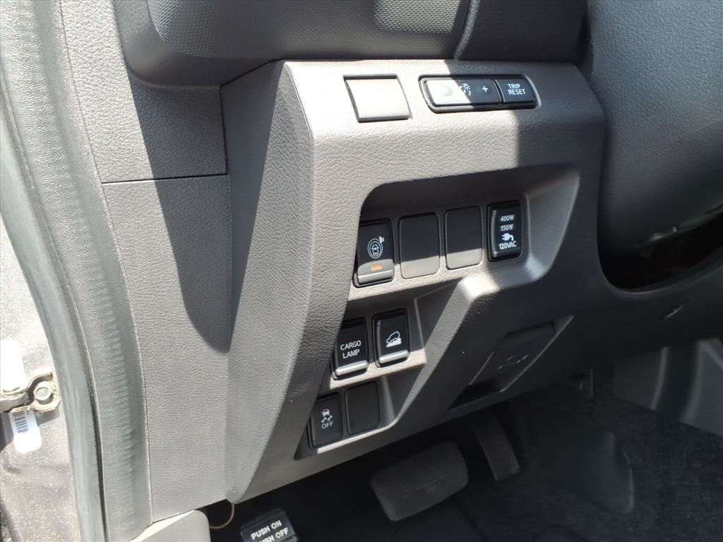 2024 Nissan Frontier SL photo 6