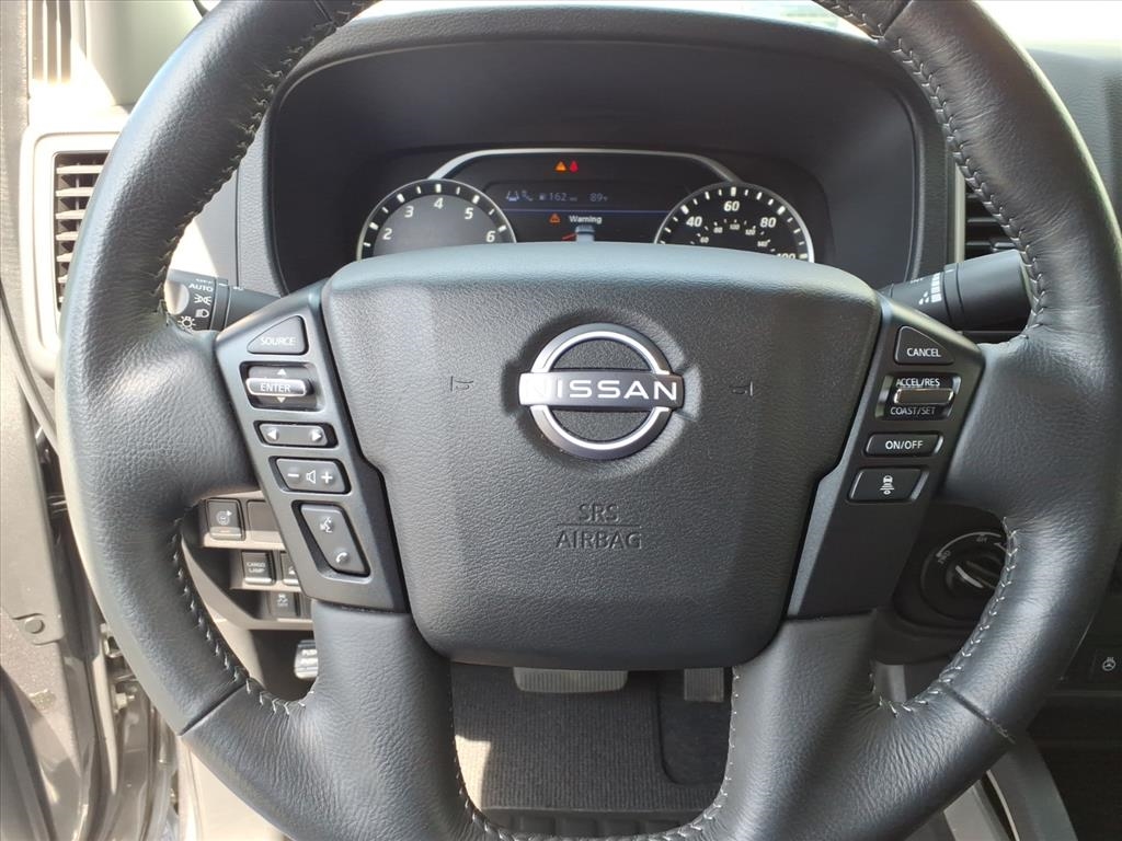 2024 Nissan Frontier SL photo 7