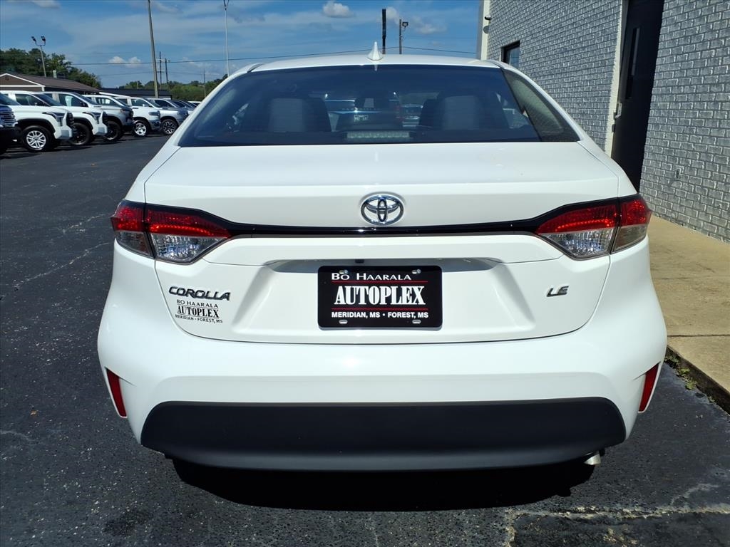 2024 Toyota Corolla LE photo 4