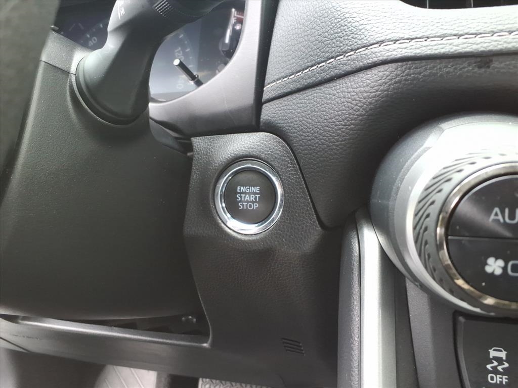 Toyota RAV4 XLE 2024