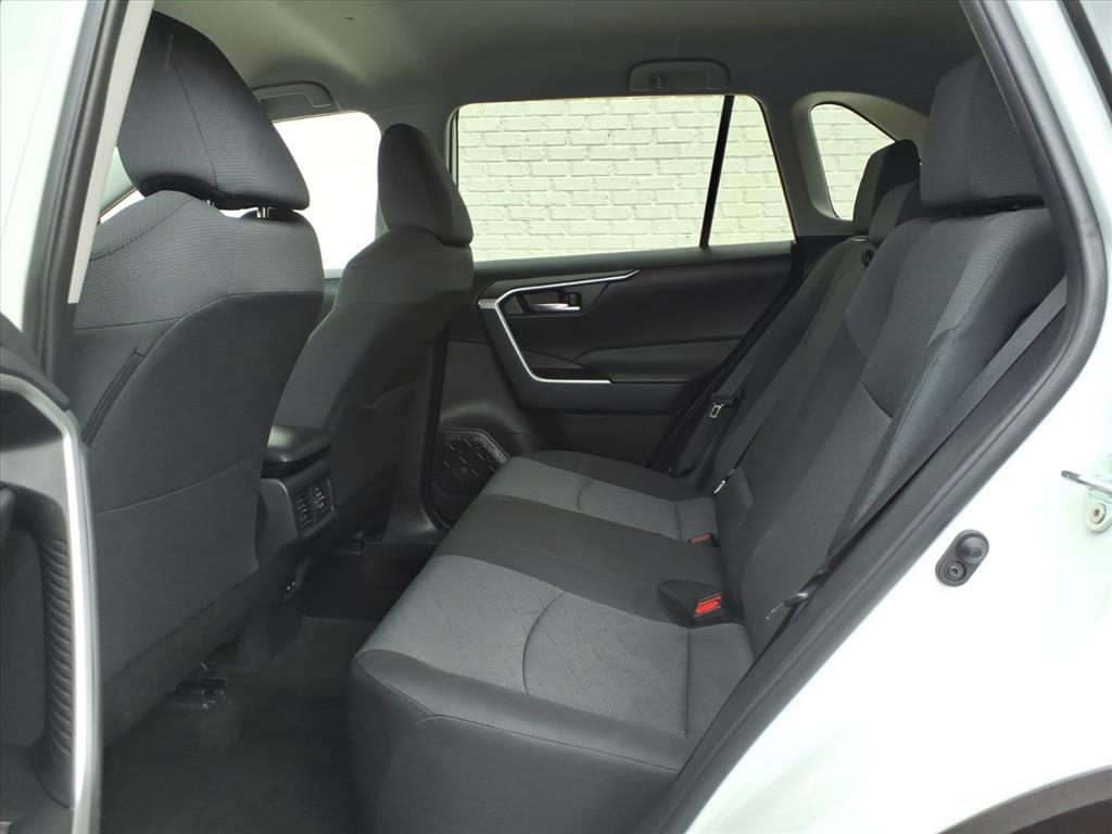 Toyota RAV4 XLE 2024