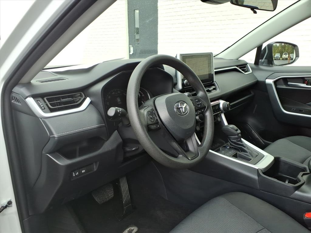 Toyota RAV4 XLE 2024