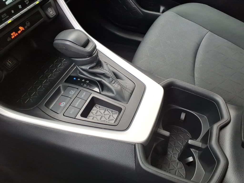 Toyota RAV4 XLE 2024