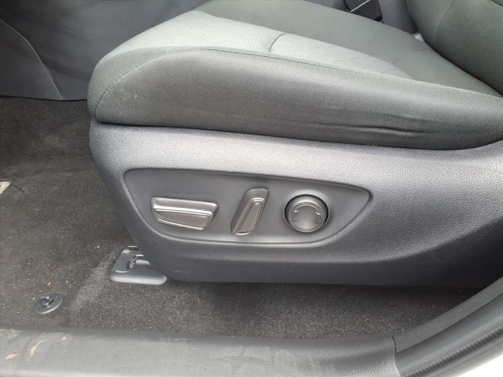 Toyota RAV4 XLE 2024