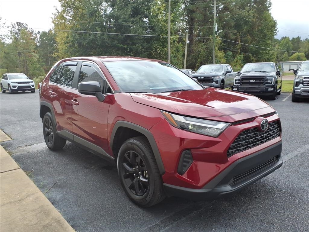 Toyota RAV4 LE 2024