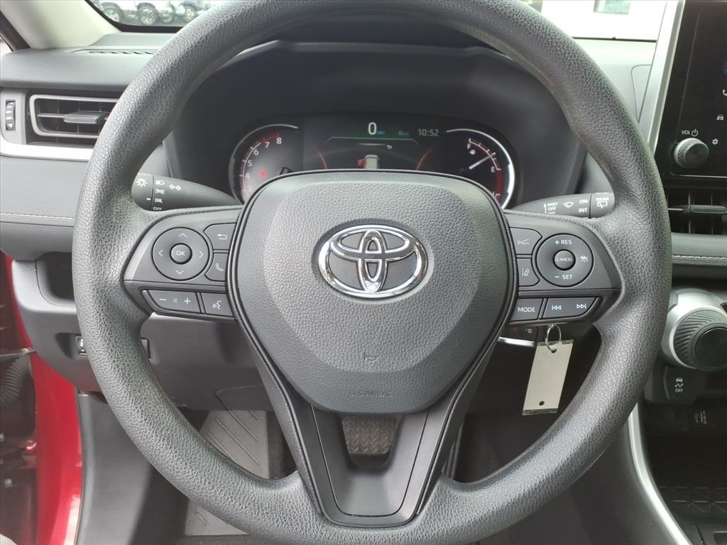 Toyota RAV4 LE 2024