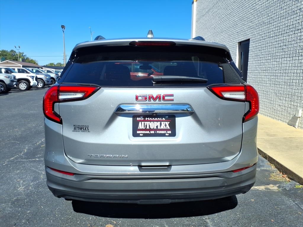 2023 Gmc Terrain SLE photo 3