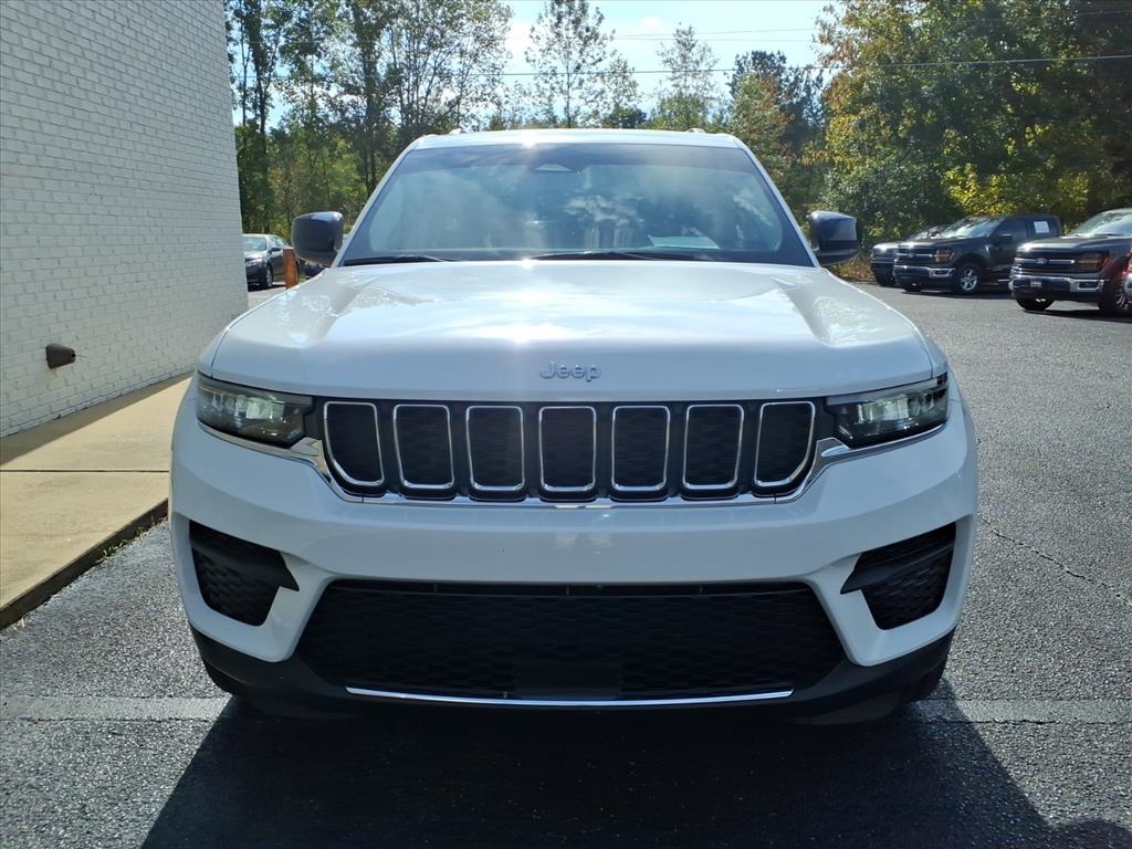 2023 Jeep Grand Cherokee Laredo photo 2