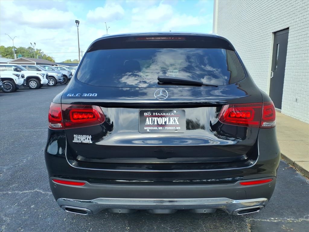 2021 Mercedes Benz GLC 300 photo 3