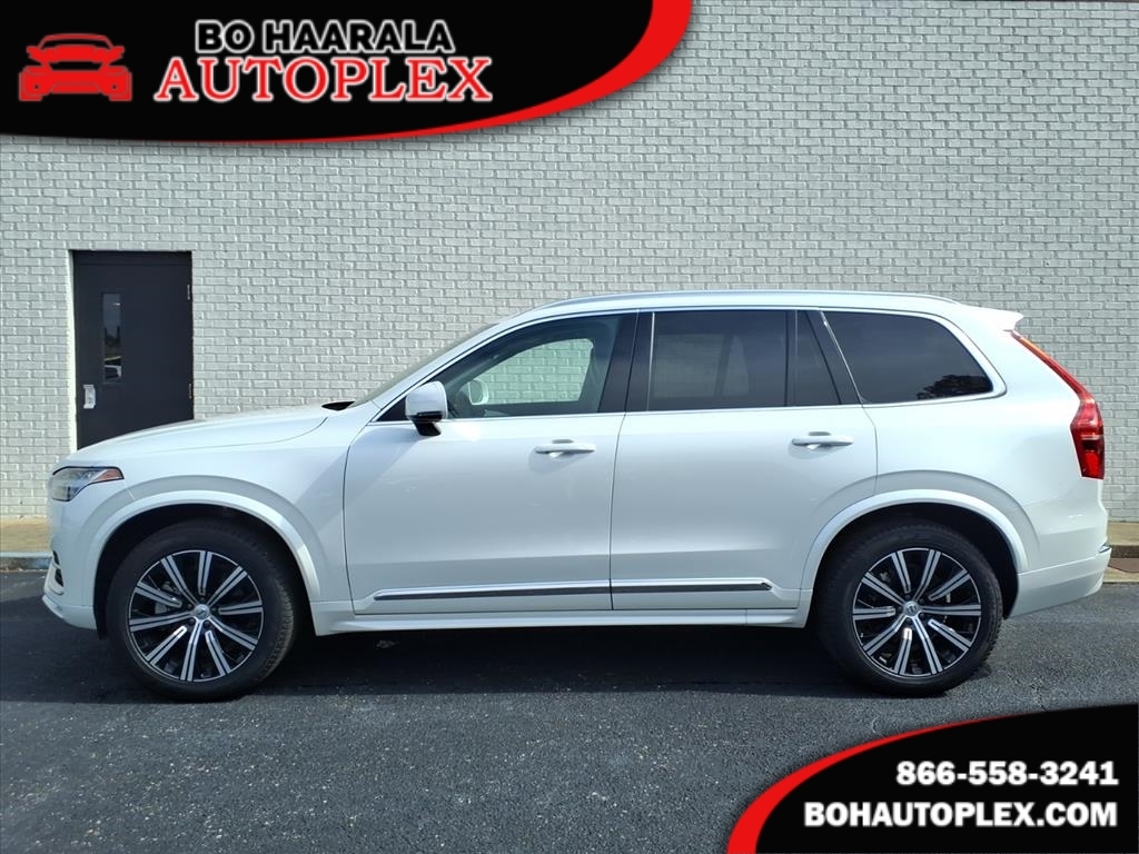 2024 Volvo XC90 Core's photo
