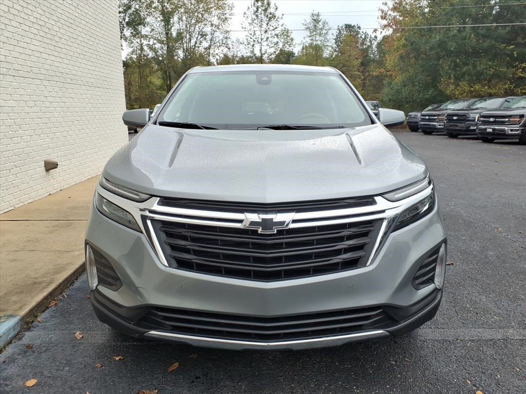 2024 Chevrolet Equinox LT photo 2
