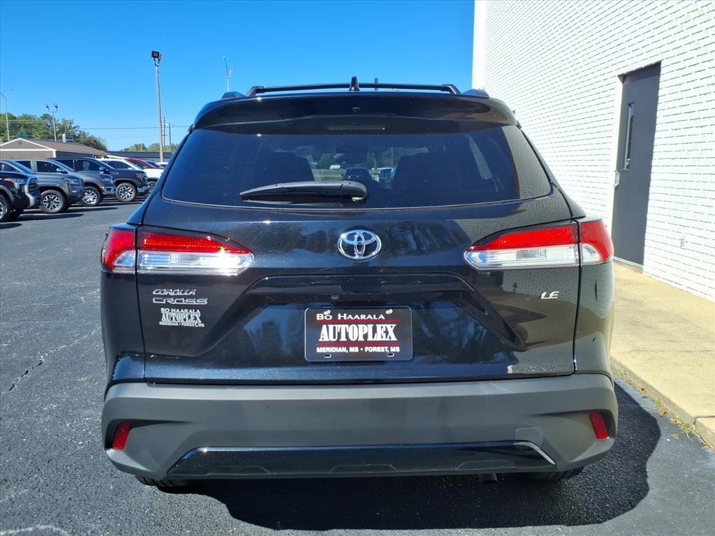 Toyota Corolla Cross LE 2024