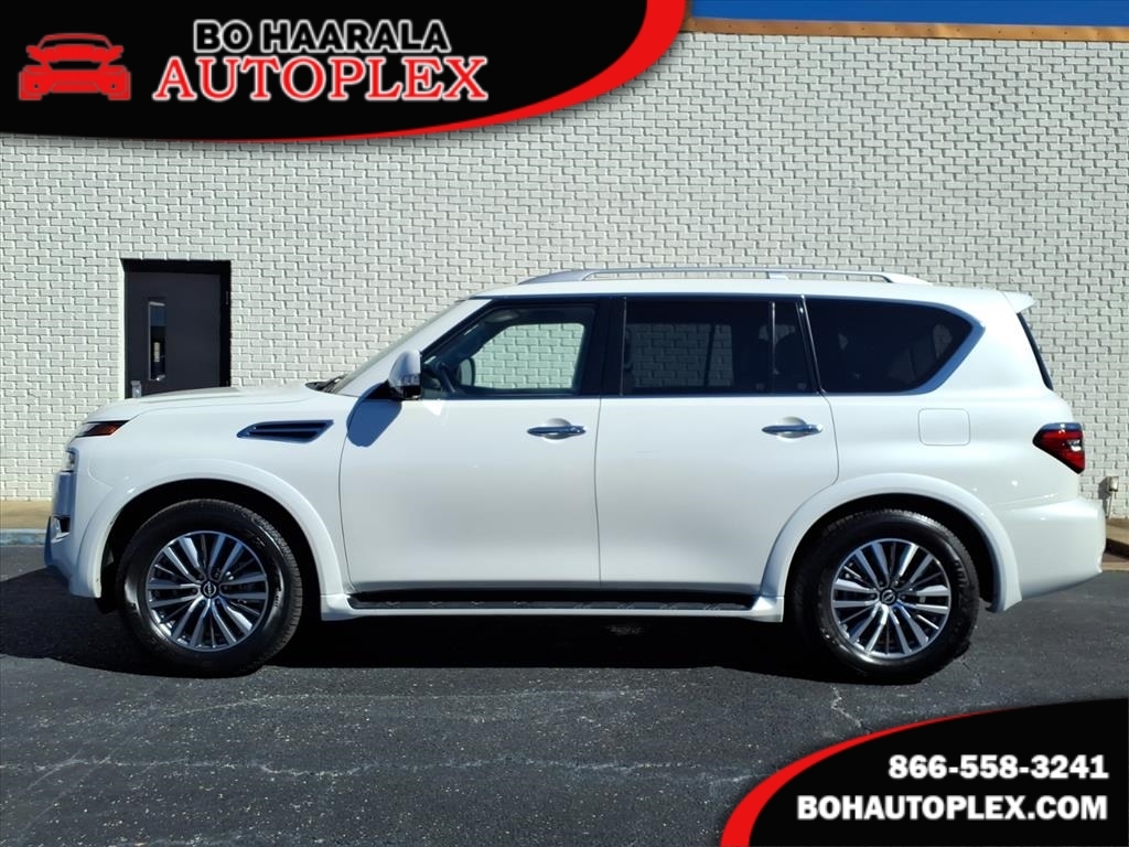 2024 Nissan Armada SL's photo
