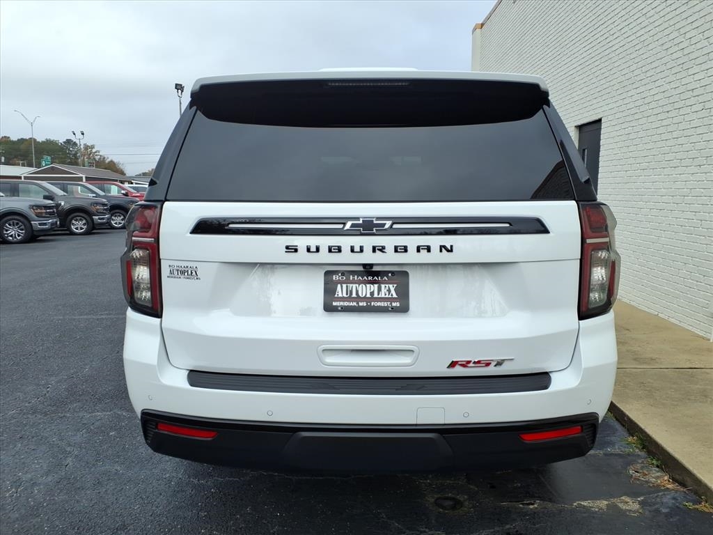 Chevrolet Suburban  2024