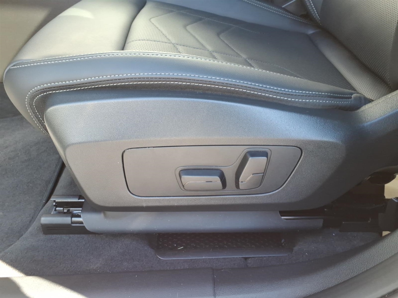 BMW X2 xDrive28i 2025