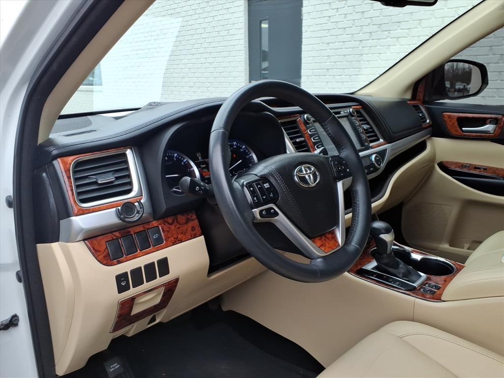 Toyota Highlander  2016