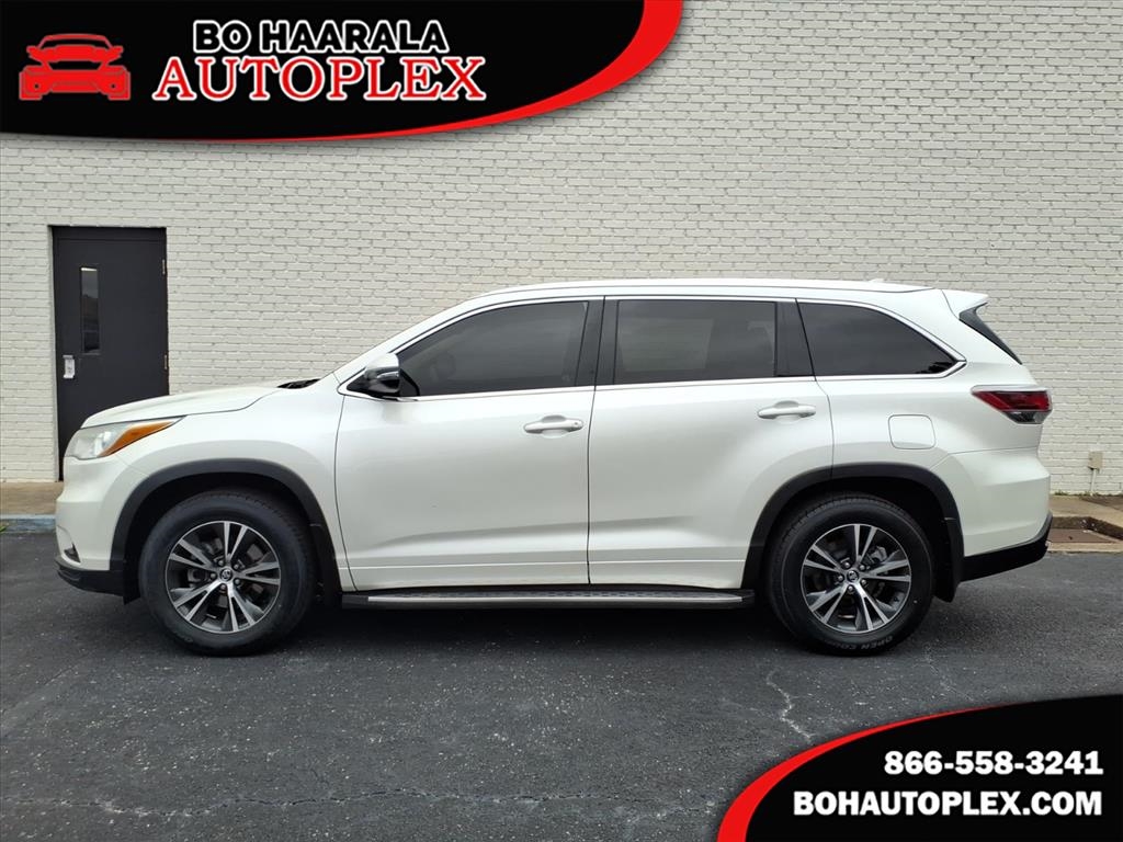 2016 Toyota Highlander XLE's photo