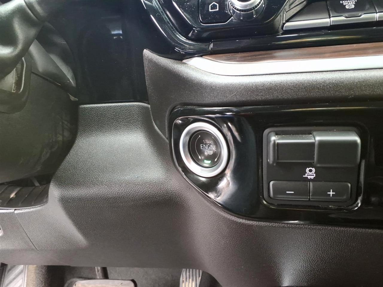 GMC Sierra 2500HD SLT 2025