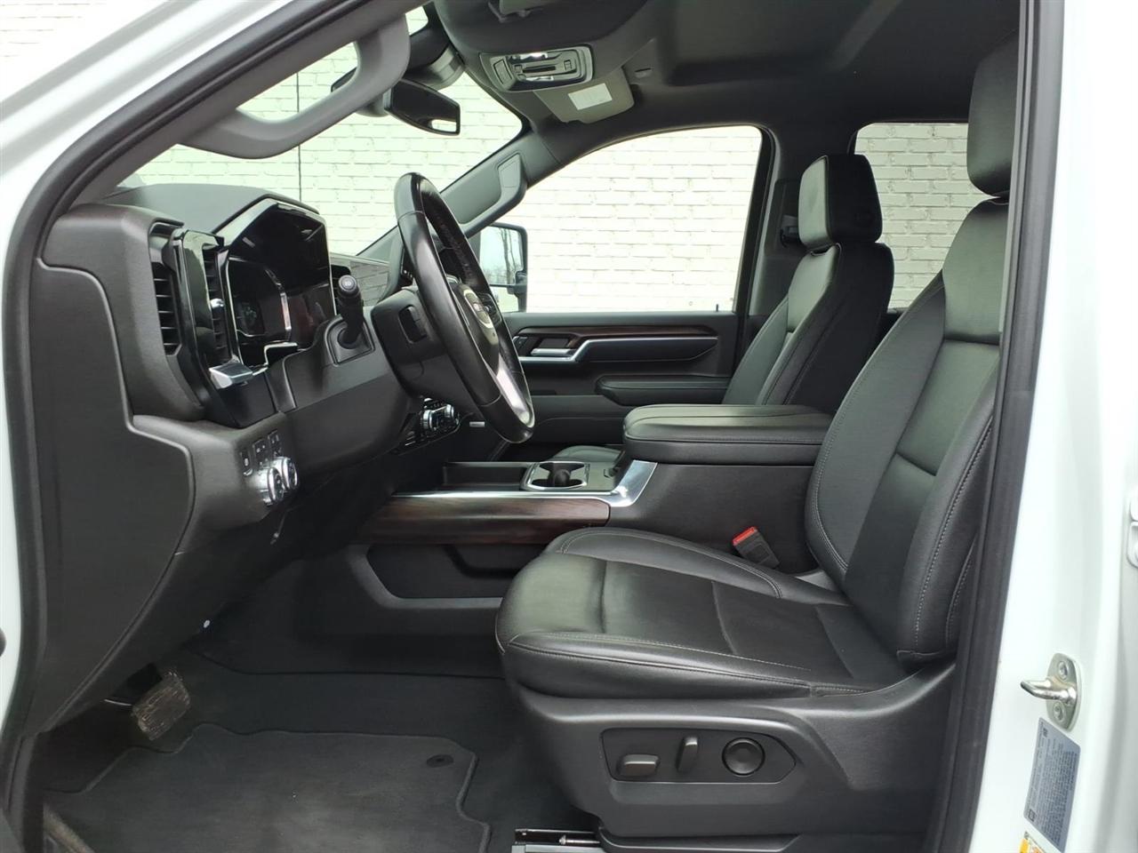 GMC Sierra 2500HD SLT 2025