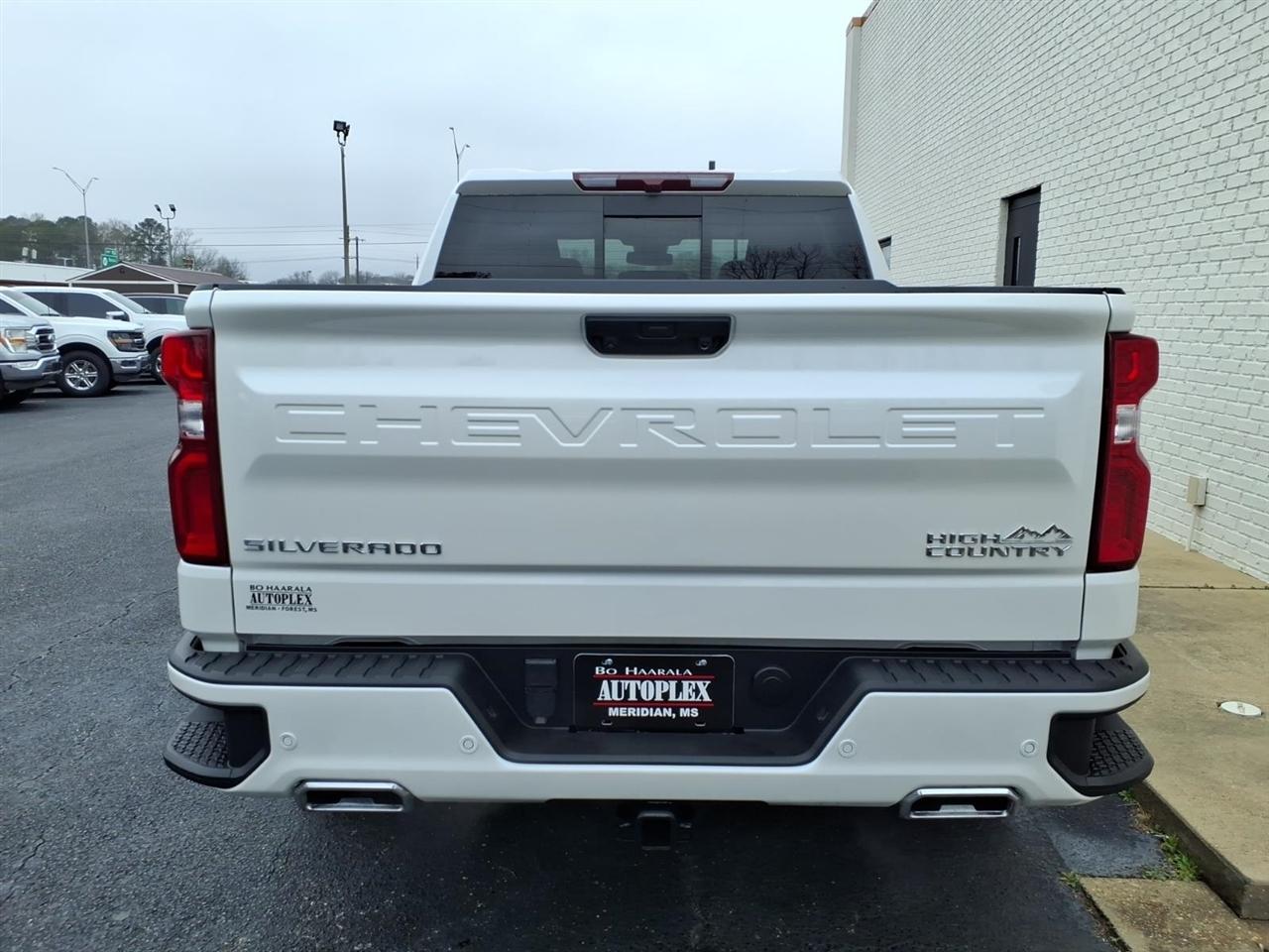 Chevrolet Silverado 1500 Crew Cab  2025