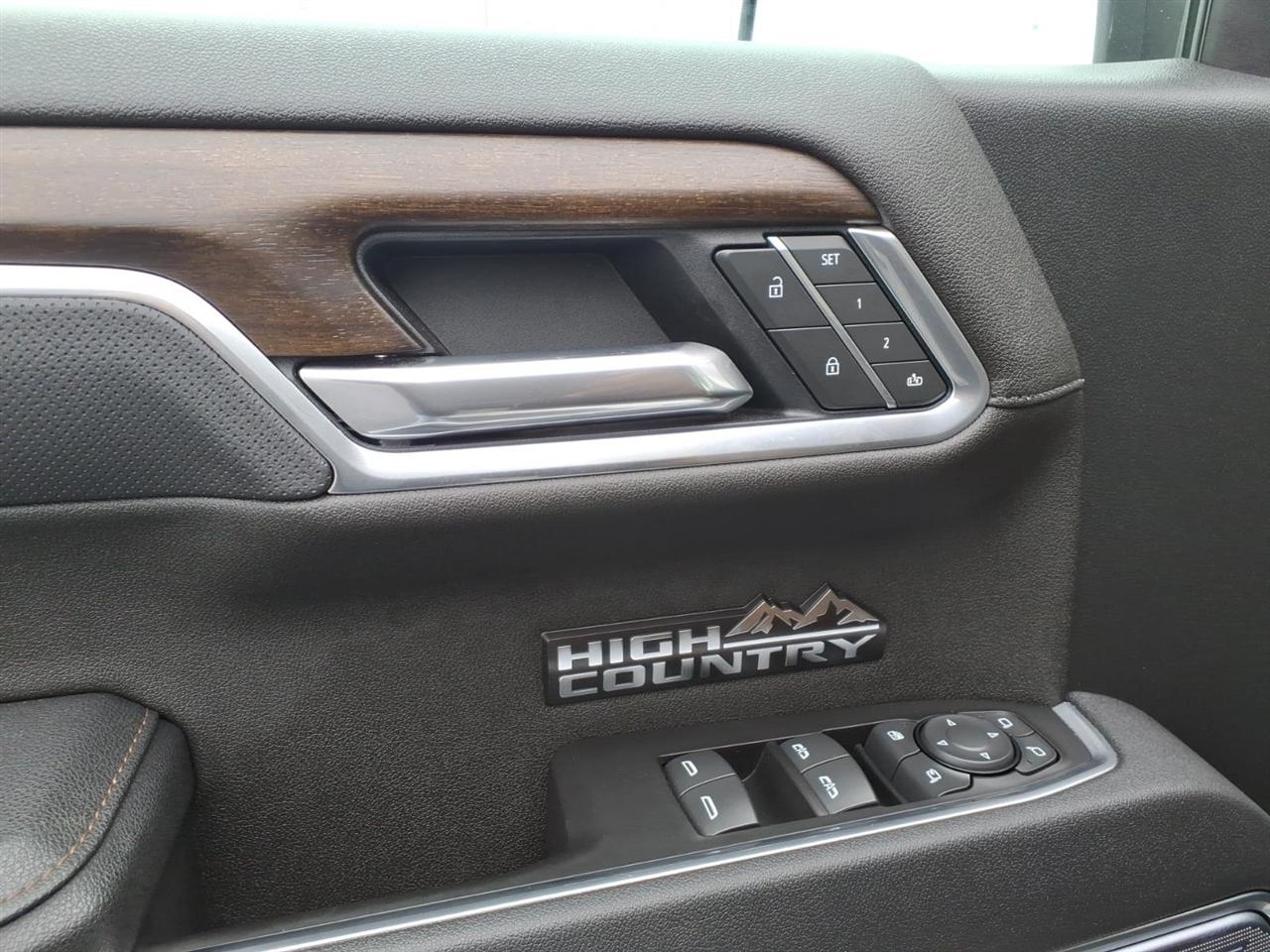 Chevrolet Silverado 1500 Crew Cab  2025