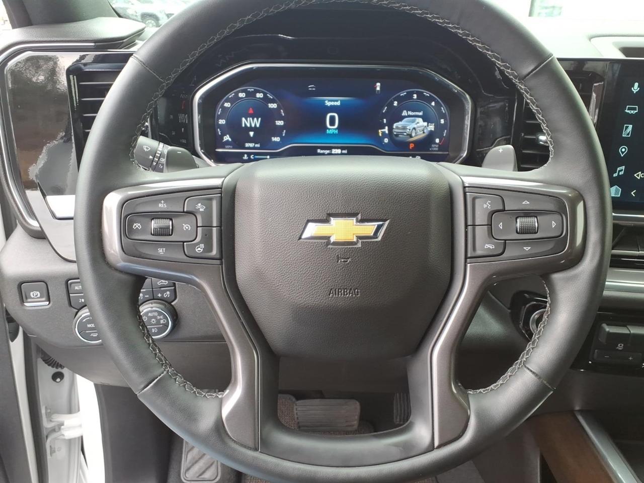 Chevrolet Silverado 1500 Crew Cab  2025