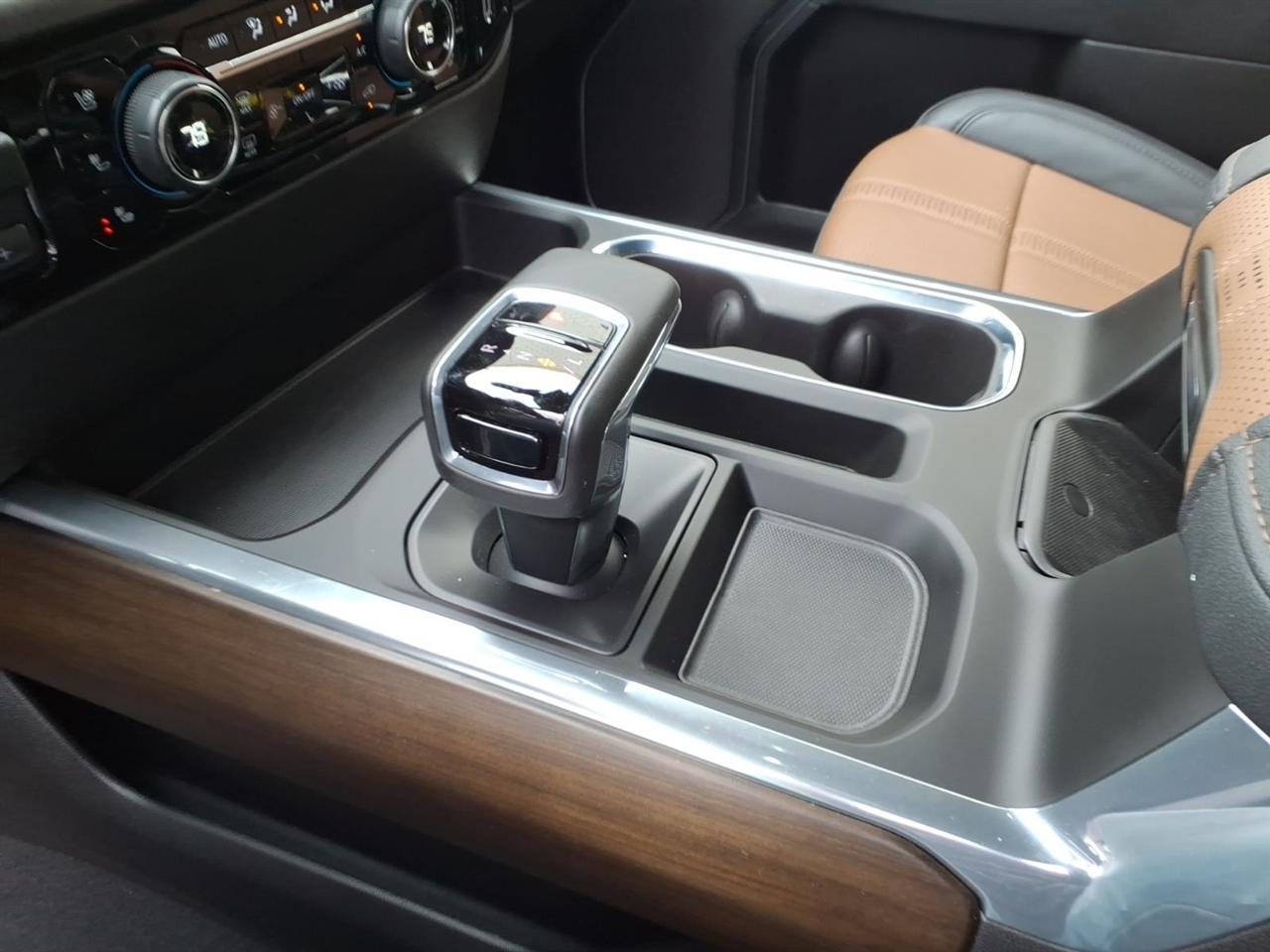 Chevrolet Silverado 1500 Crew Cab  2025