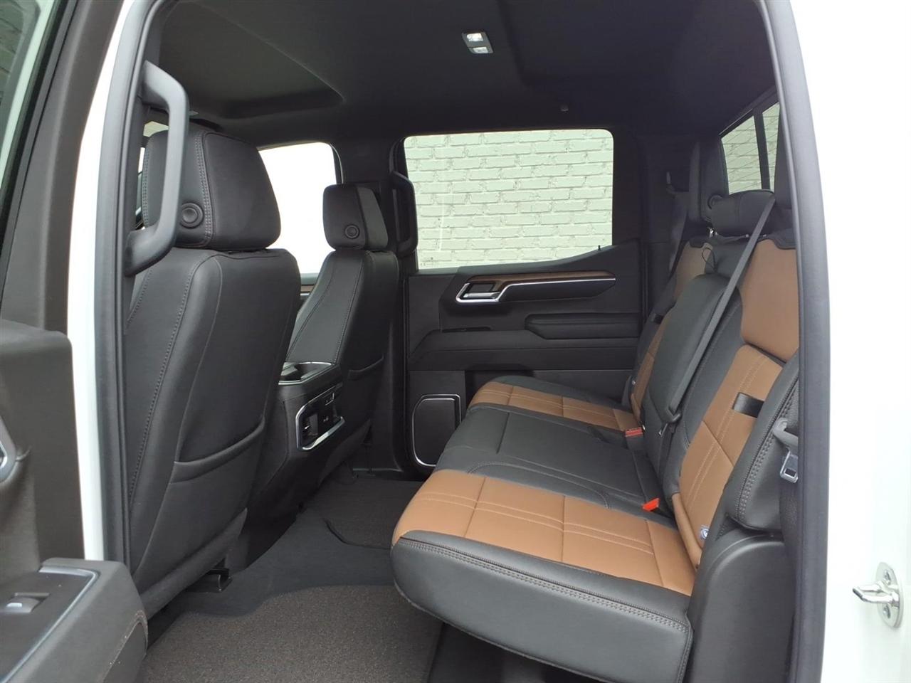 Chevrolet Silverado 1500 Crew Cab  2025