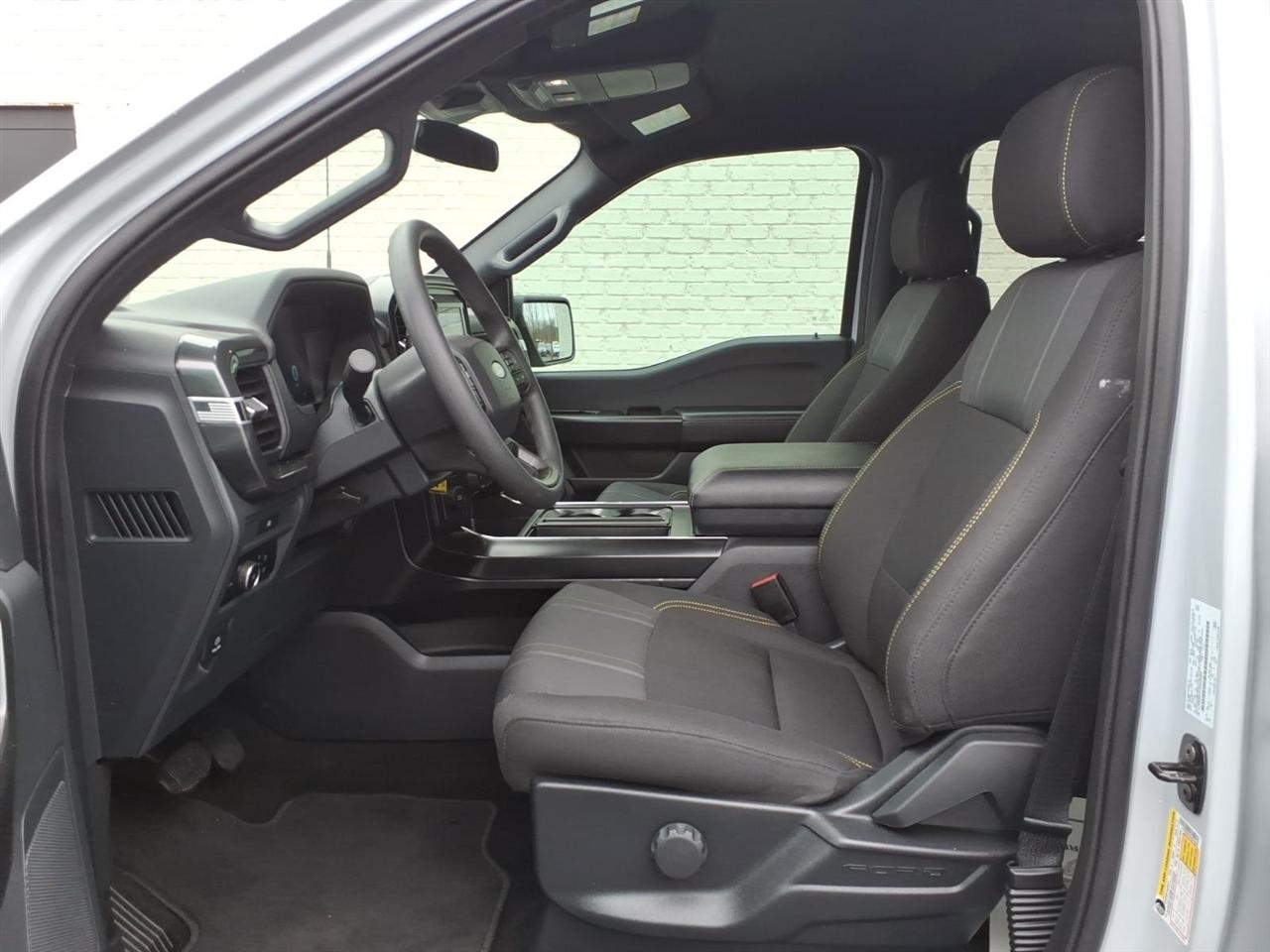 Ford F-150 STX 2WD 2025