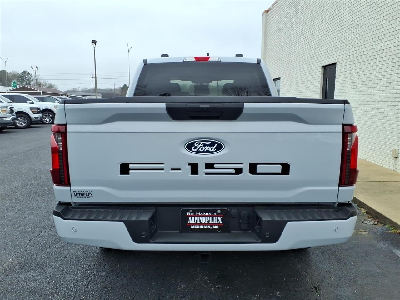 Ford F-150 STX 2WD 2025