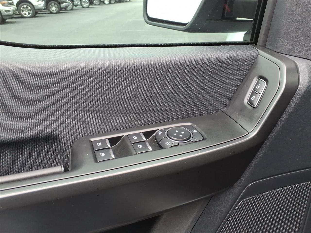 Ford F-150 STX 2WD 2025