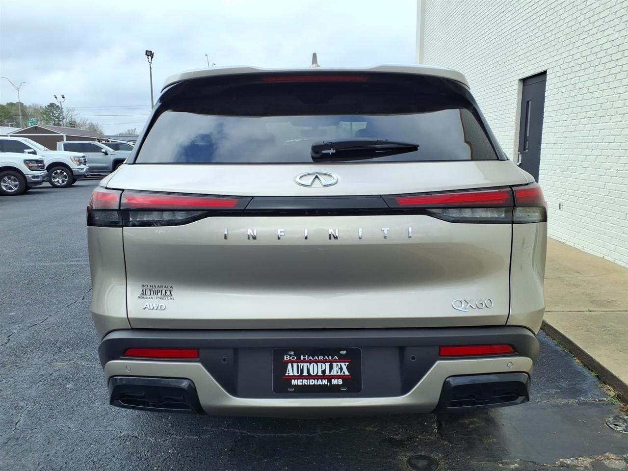 Infiniti QX60 LUXE AWD 2025