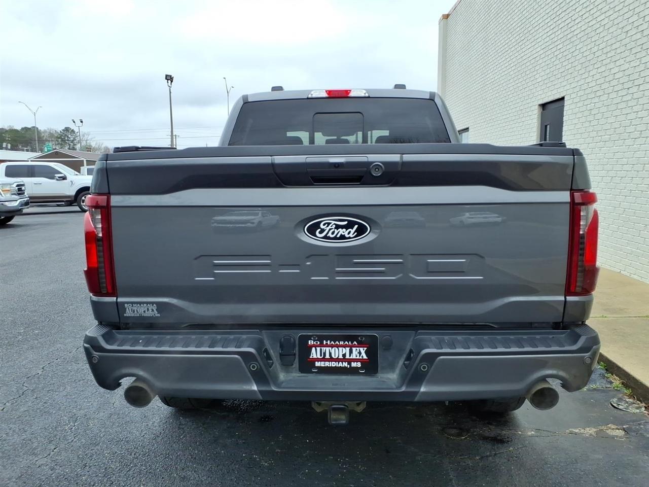 Ford F-150 XLT 4x4 SuperCrew 2025