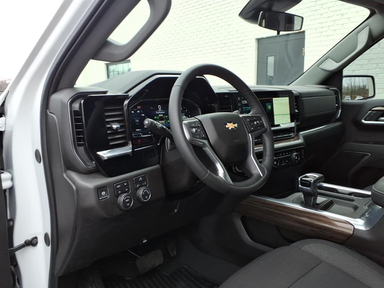 Chevrolet Silverado 1500  2025