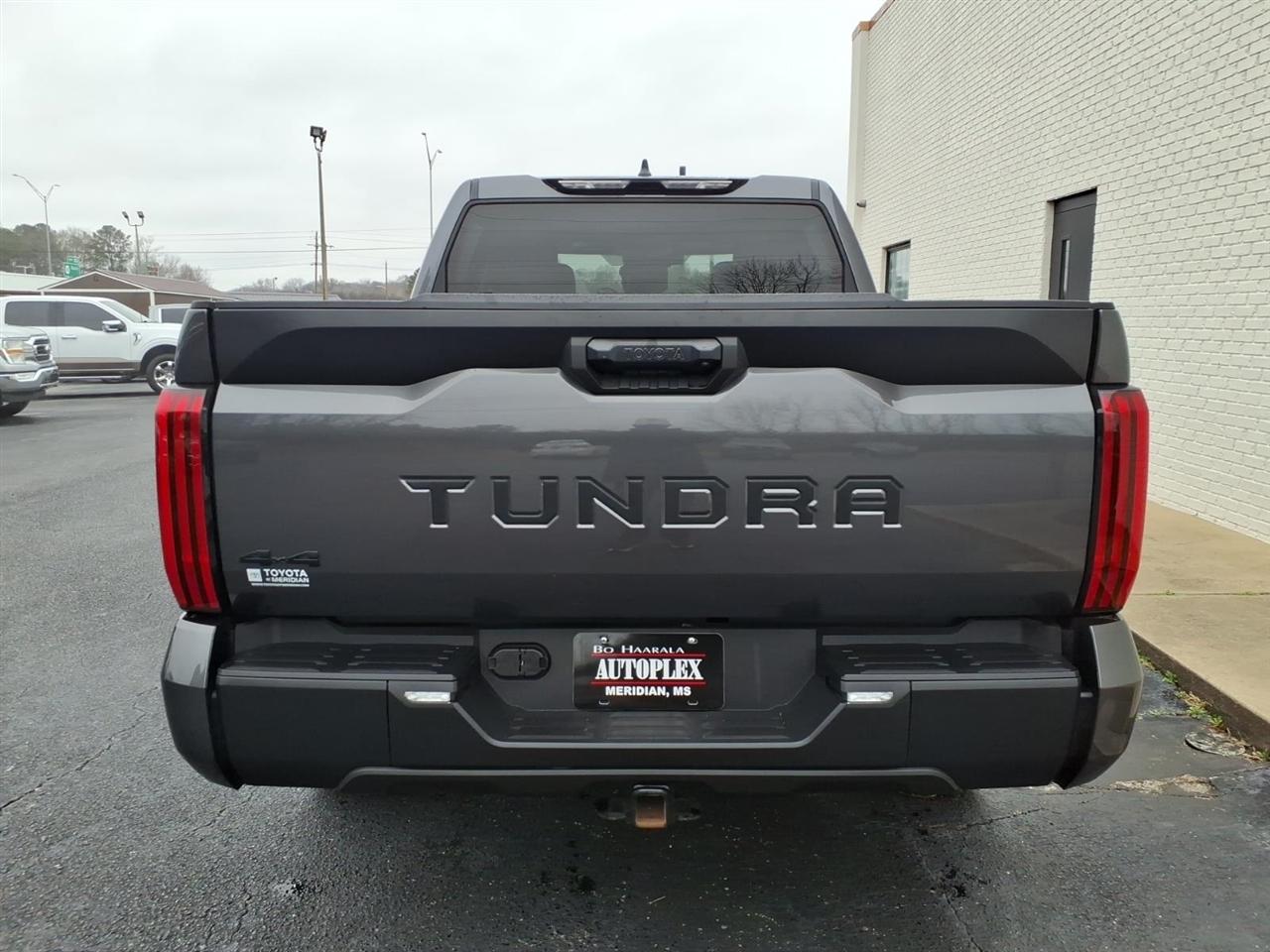 Toyota Tundra  2024