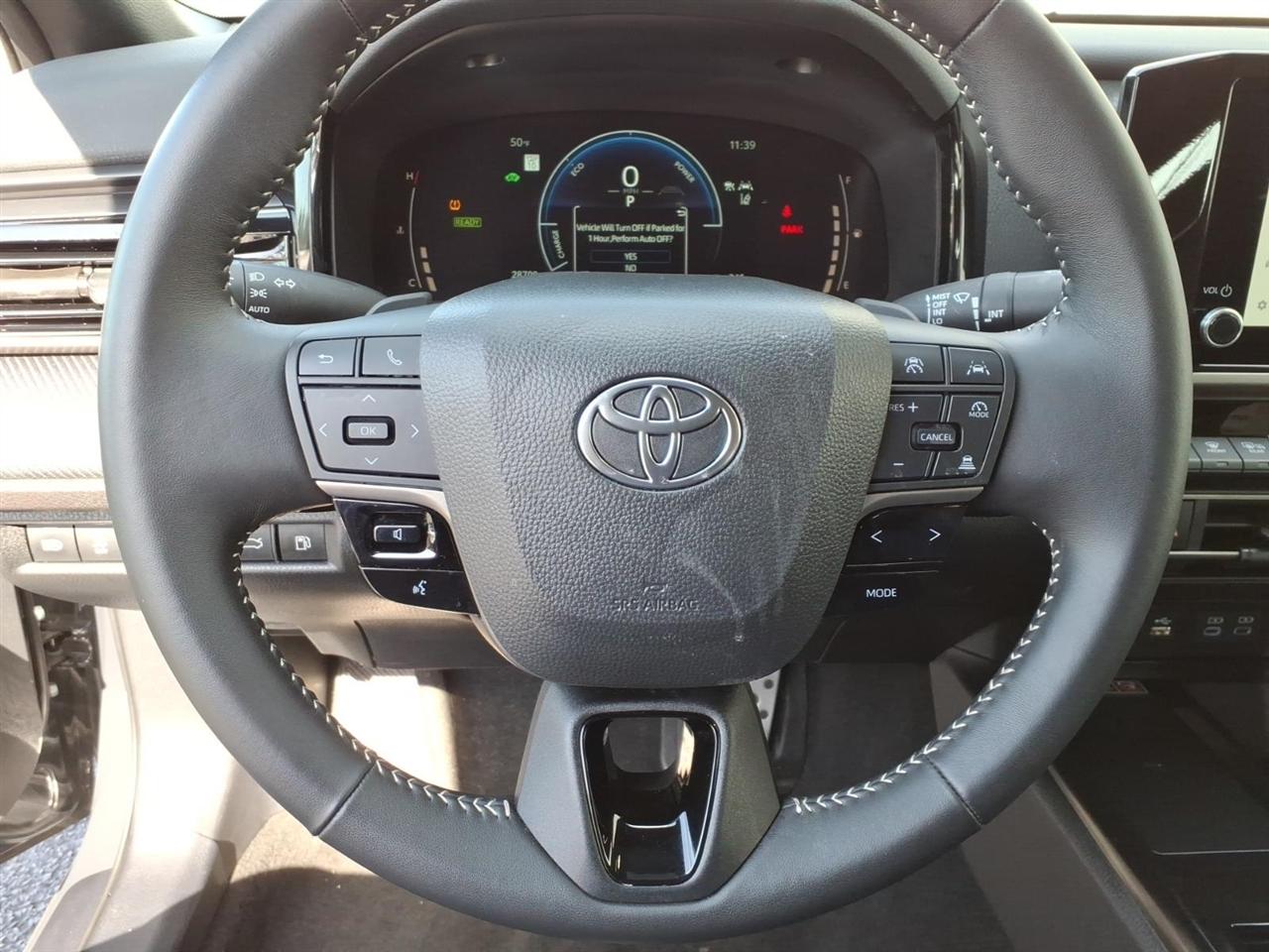 Toyota Camry Hybrid SE 2025