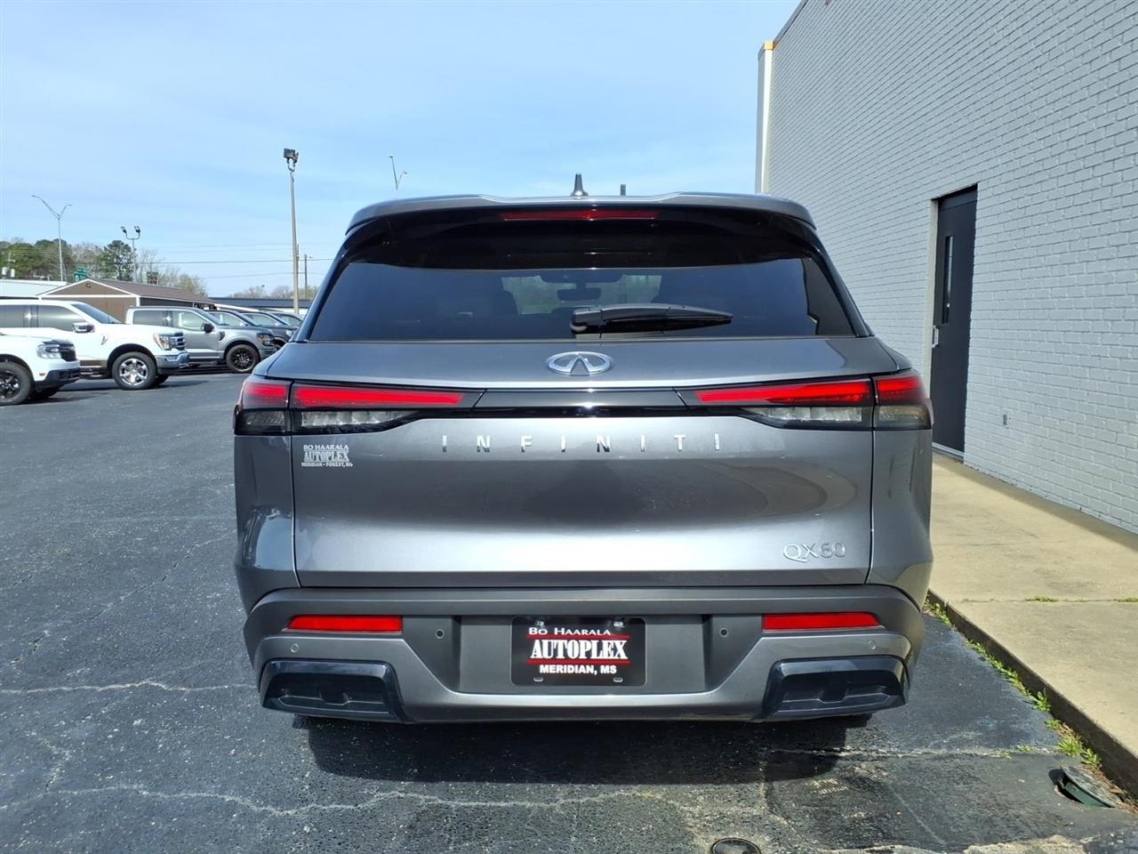 Infiniti QX60 Luxe 2025