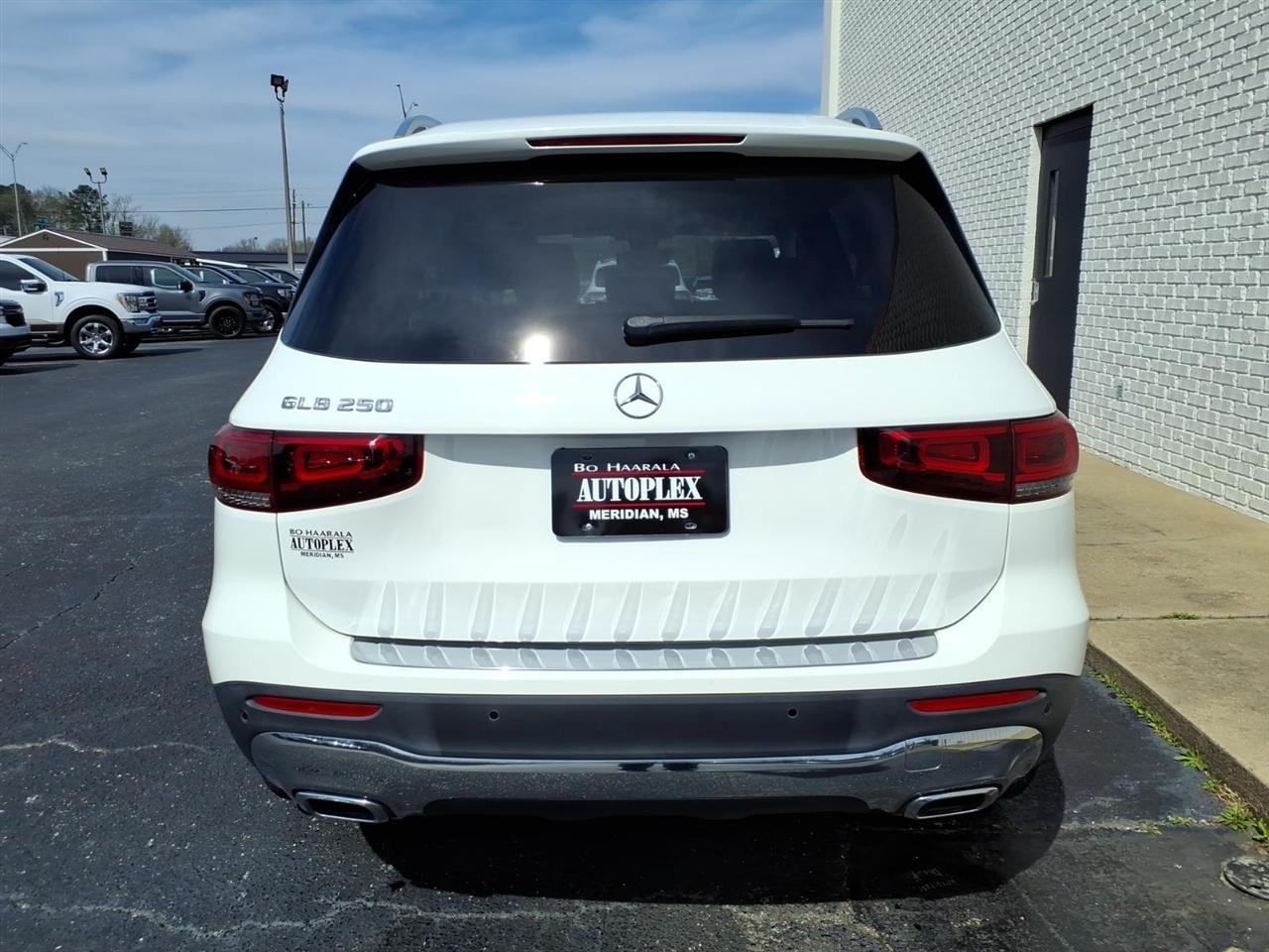 Mercedes-Benz GLB-Class  2022