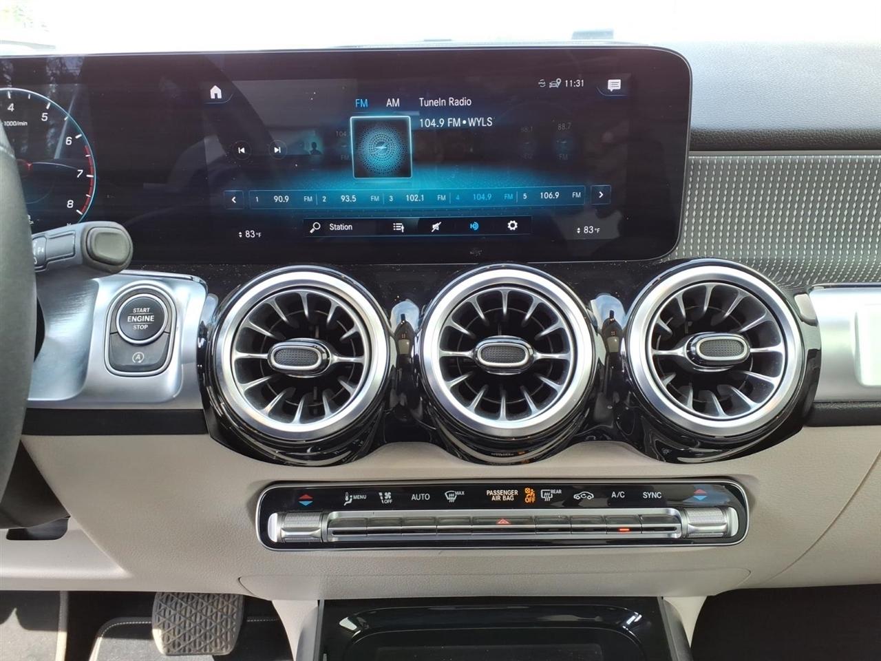 Mercedes-Benz GLB-Class  2022