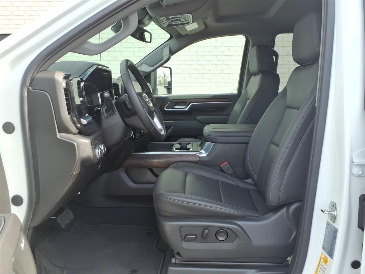 GMC Sierra 2500HD SLT 2025