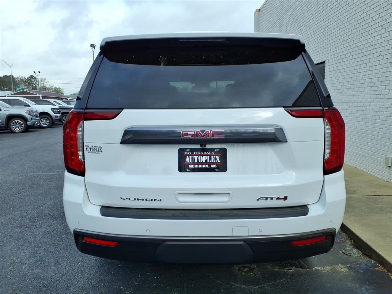 GMC Yukon AT4 2024