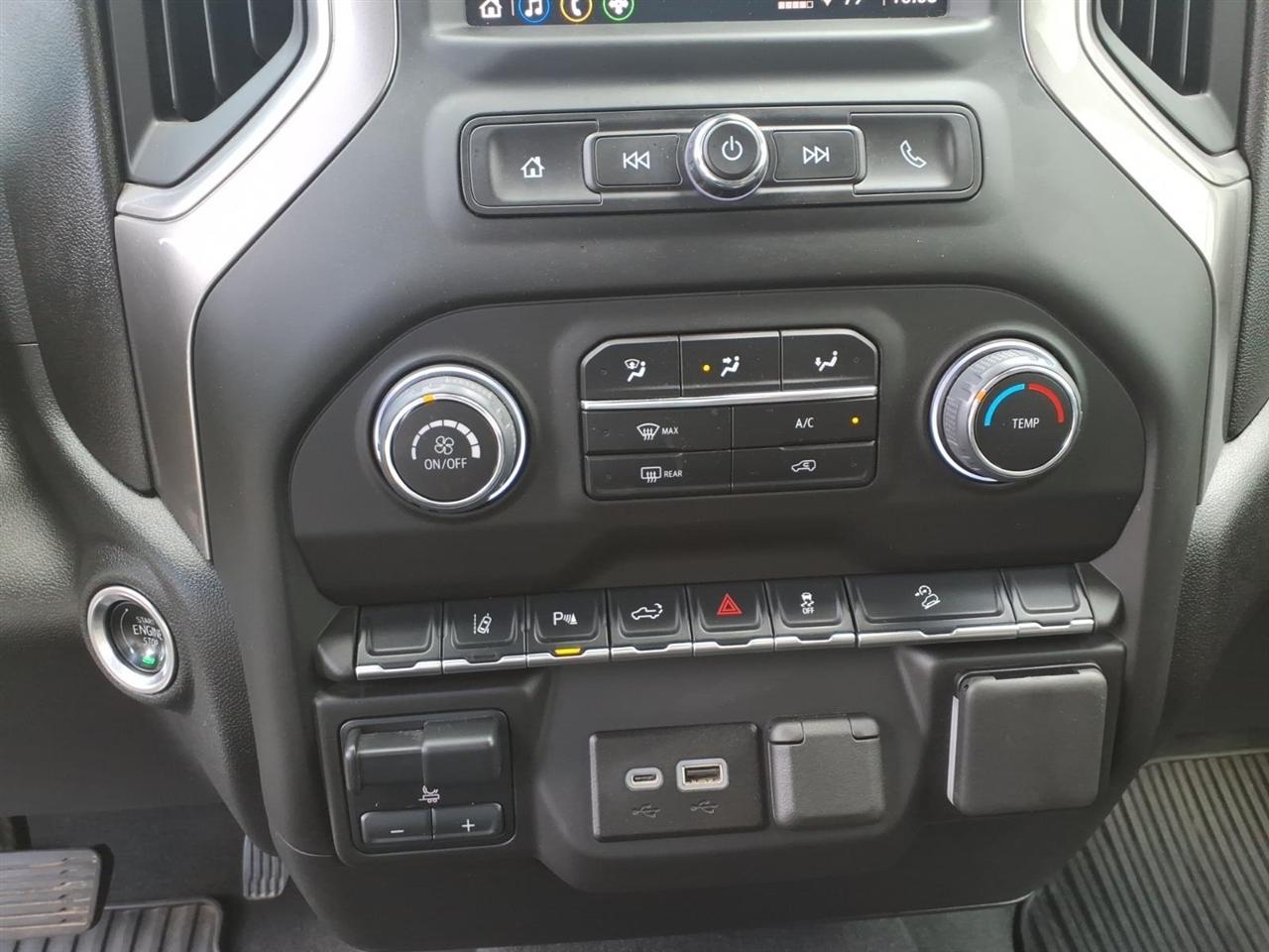 Chevrolet Silverado 2500HD  2025