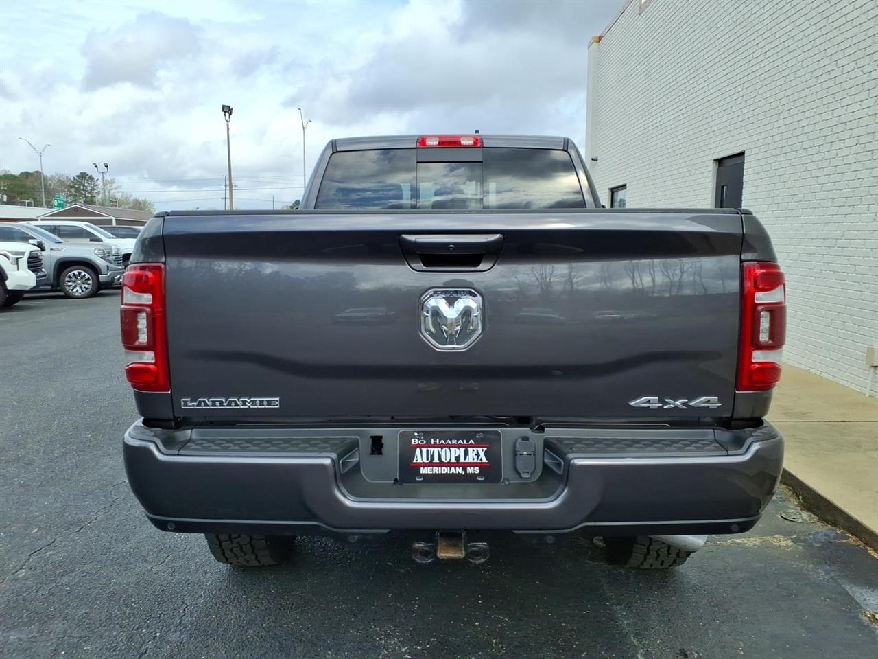 RAM 2500 Laramie 4x4 Crew Cab 6'4" Box 2024