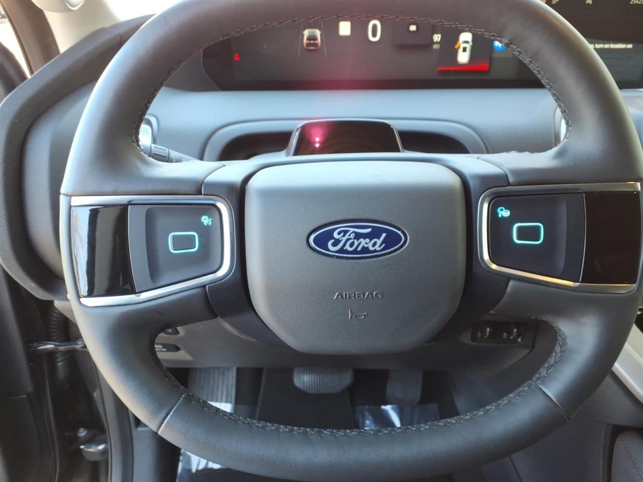 Ford Expedition Active 2025