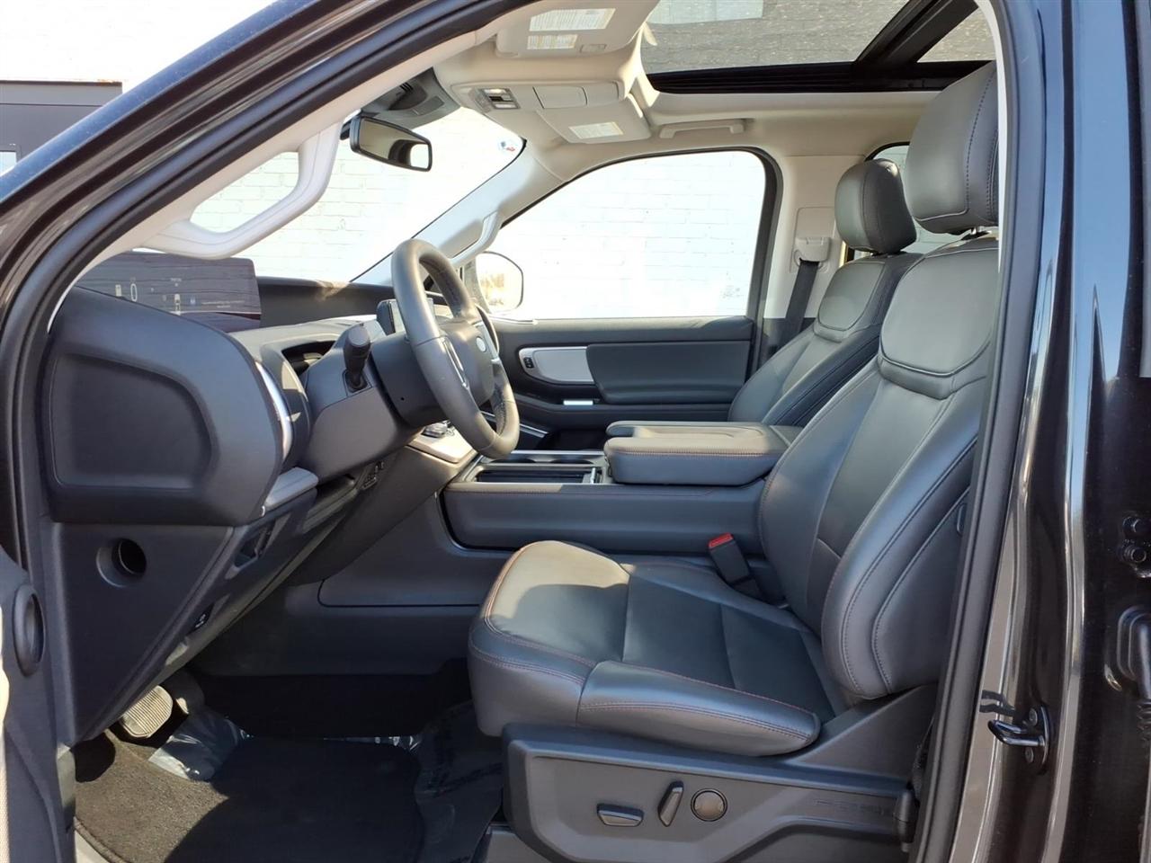 Ford Expedition Active 2025