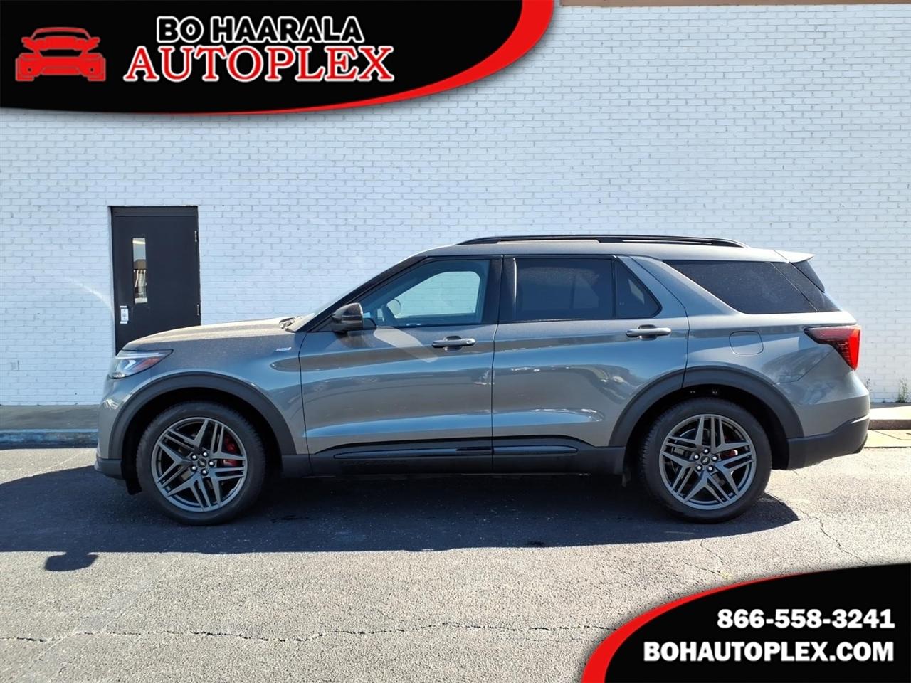 2025 Ford Explorer ST-Line