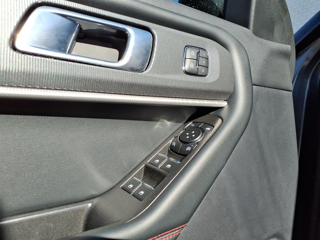 Ford Explorer ST-Line 2025