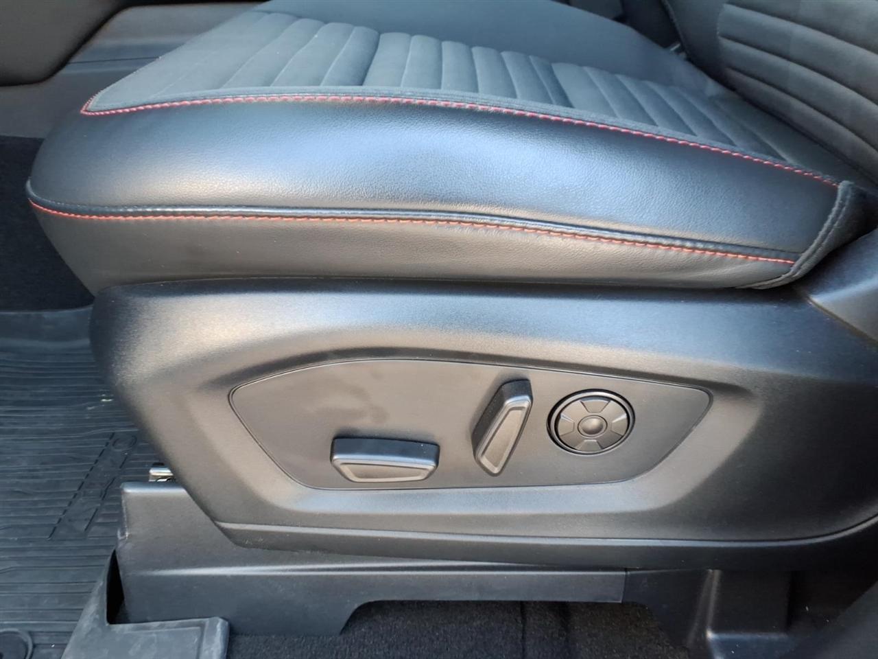 Ford Explorer ST-Line 2025