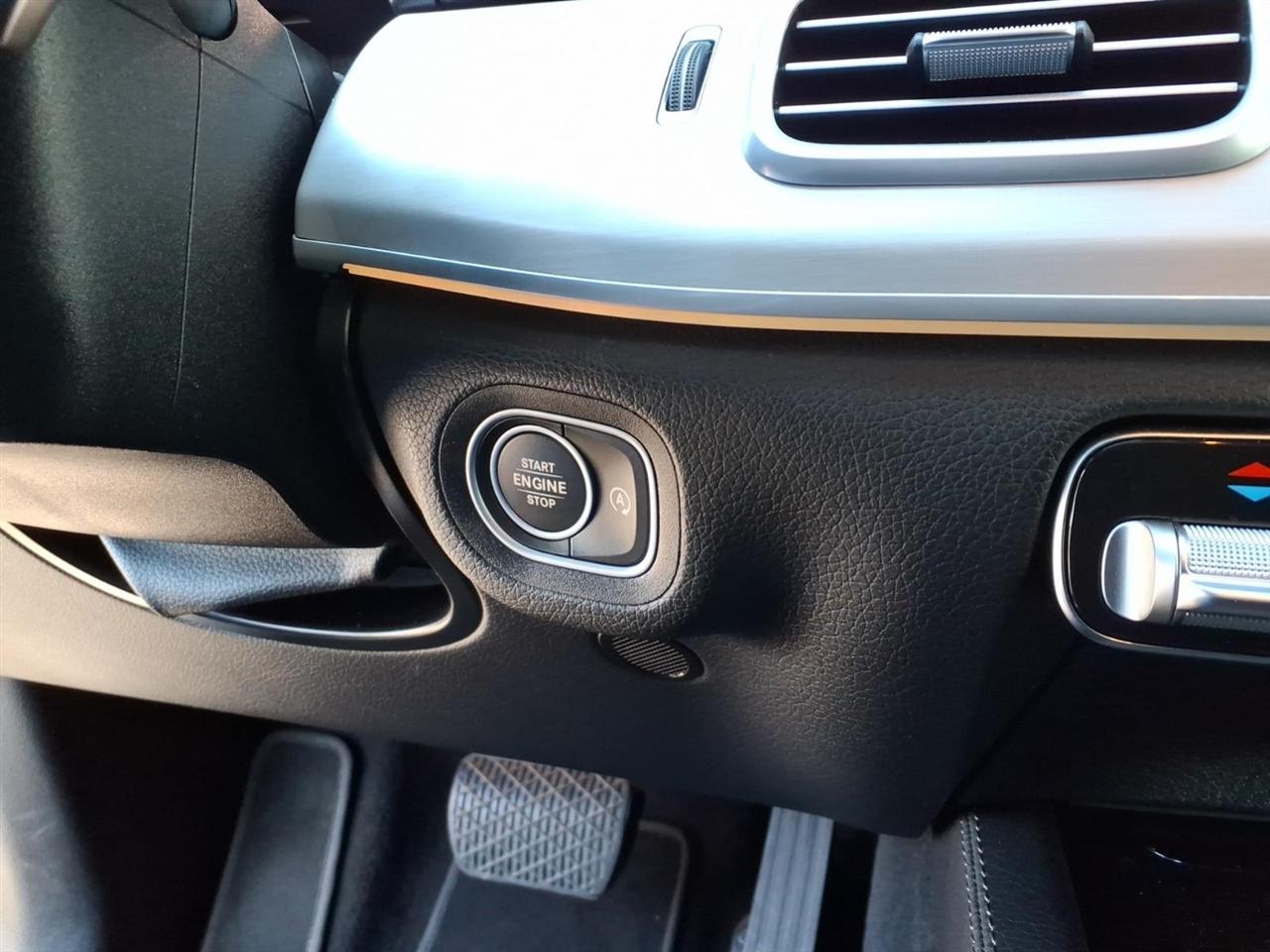 Mercedes-Benz GLE-Class  2024